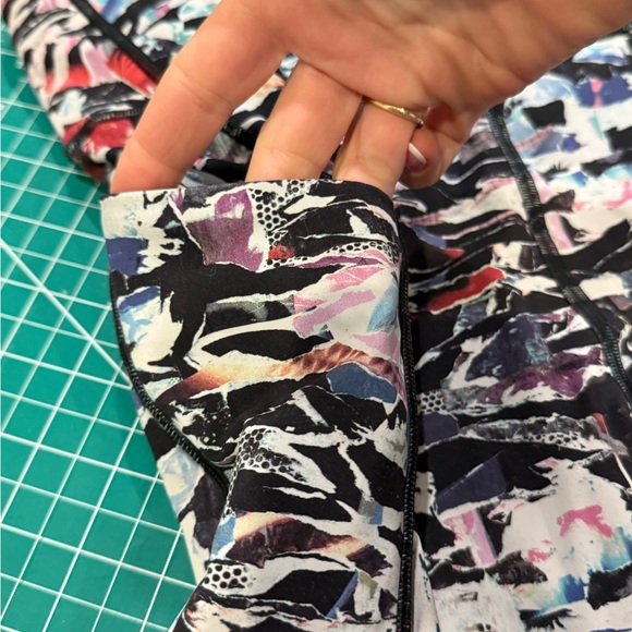 Lululemon Athletics Leggings Abstract Print Full Length Size 8 Athletic Yoga - Picture 5 of 9